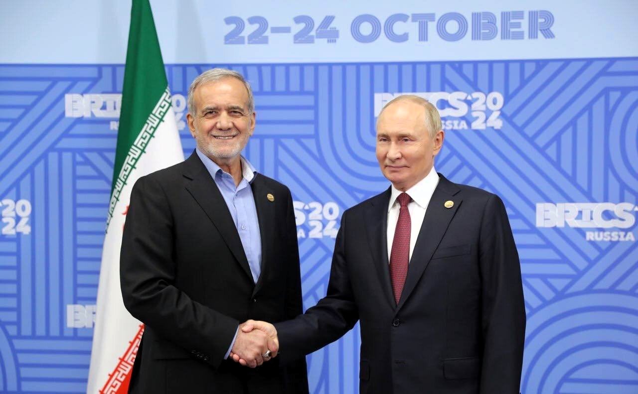 BRICS 2024_Vladimir Putin meets President of the Islamic Republic kazan china russia geotrends.eu
