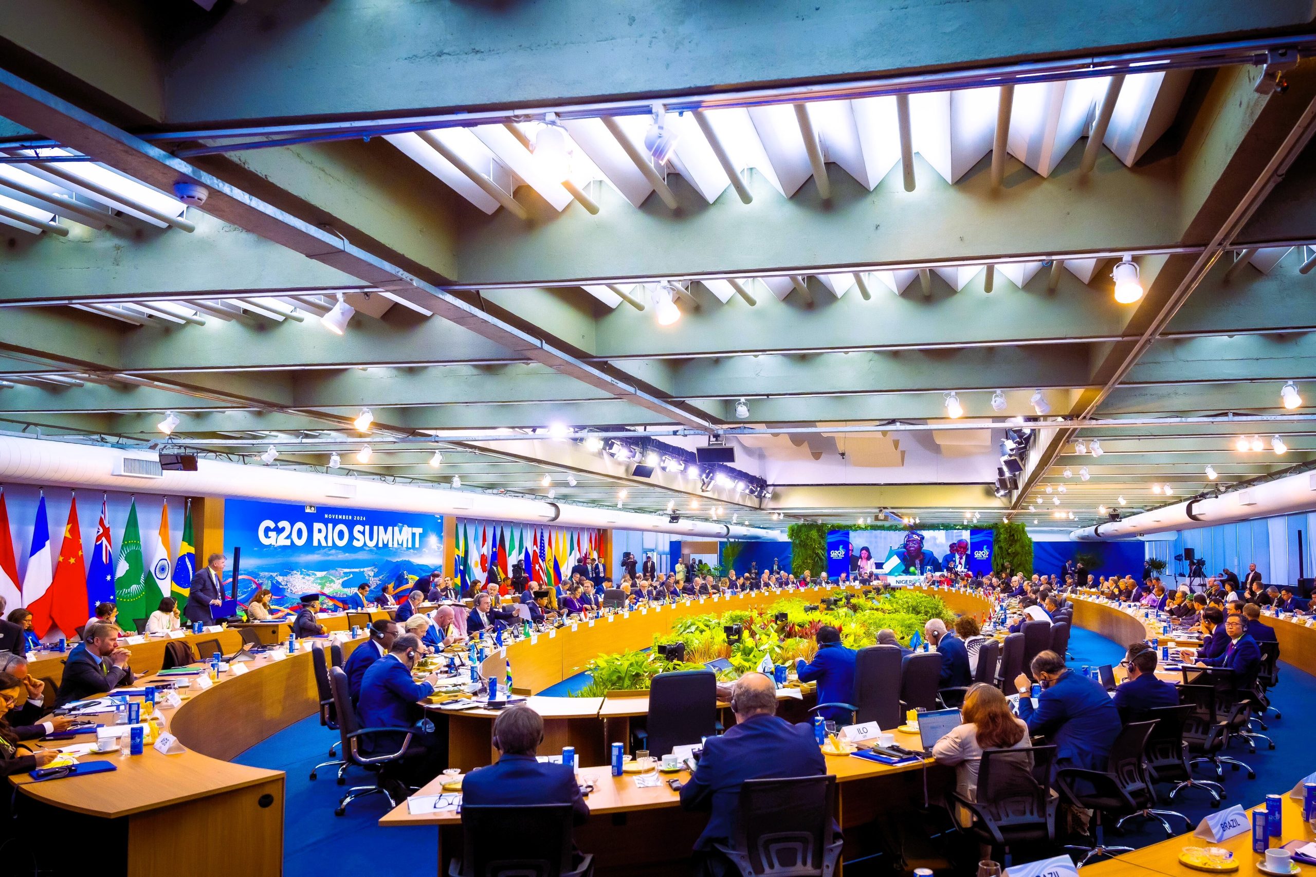 Leaders at the G20 summit in Rio de Janeiro engage in discussions on global economic challenges, with a focus on China’s capital market growth and international trade relations