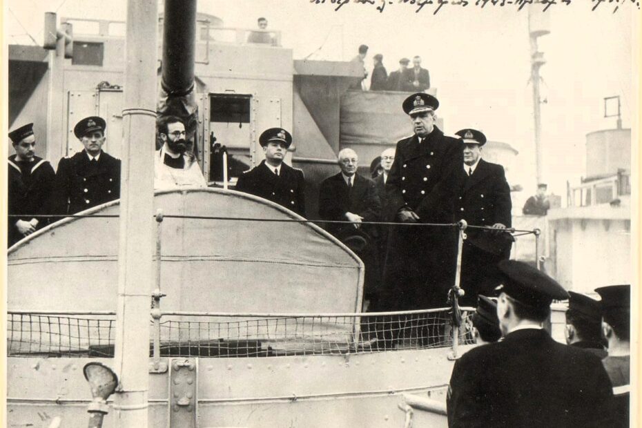 Liverpool, December 3, 1943 — Flag raising ceremony on the corvette “Kriezis”