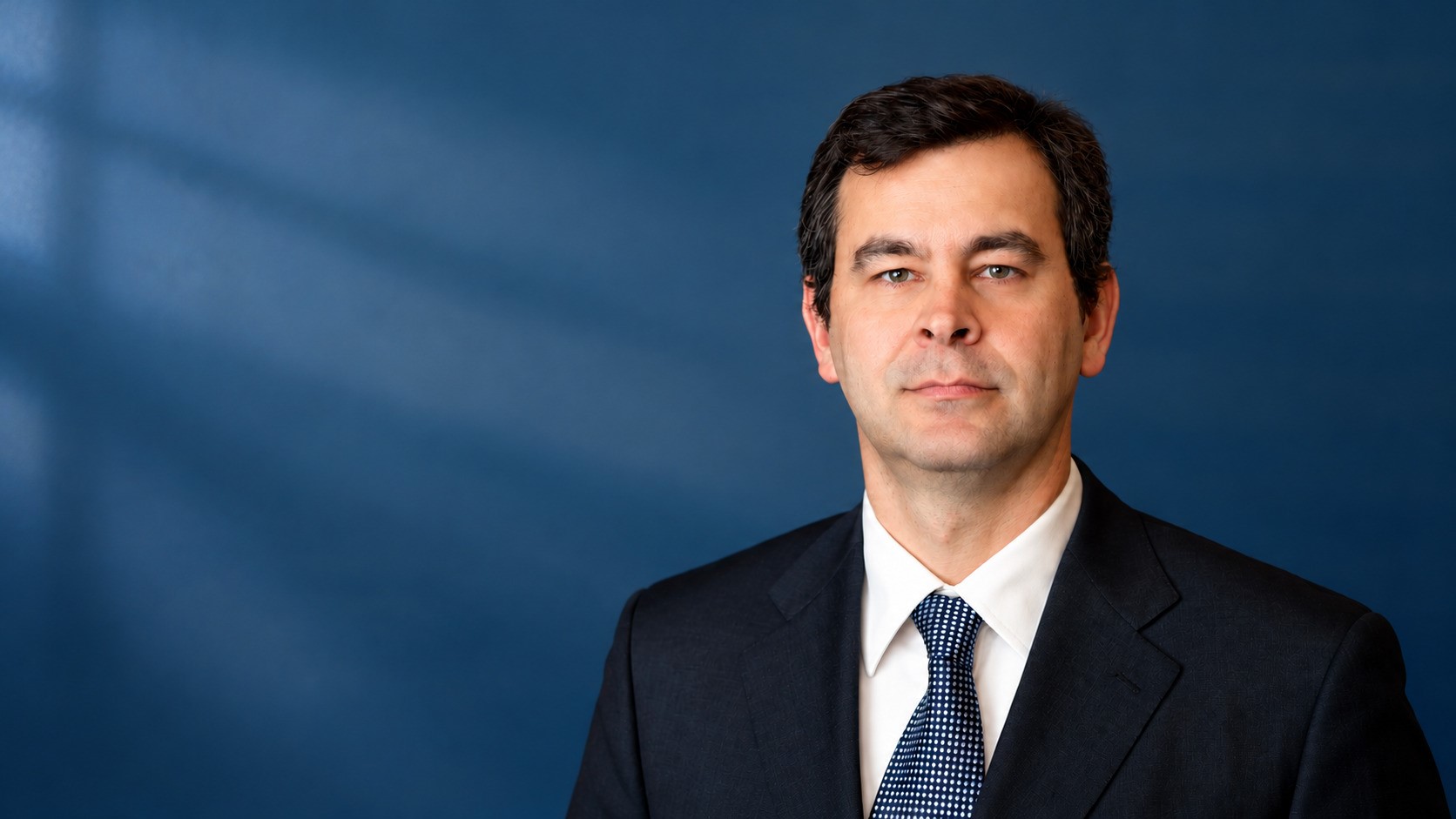 Portrait of Sinan Ülgen, EDAM director and Carnegie Europe senior fellow, discussing Türkiye’s regional strategy and Eastern Mediterranean tensions